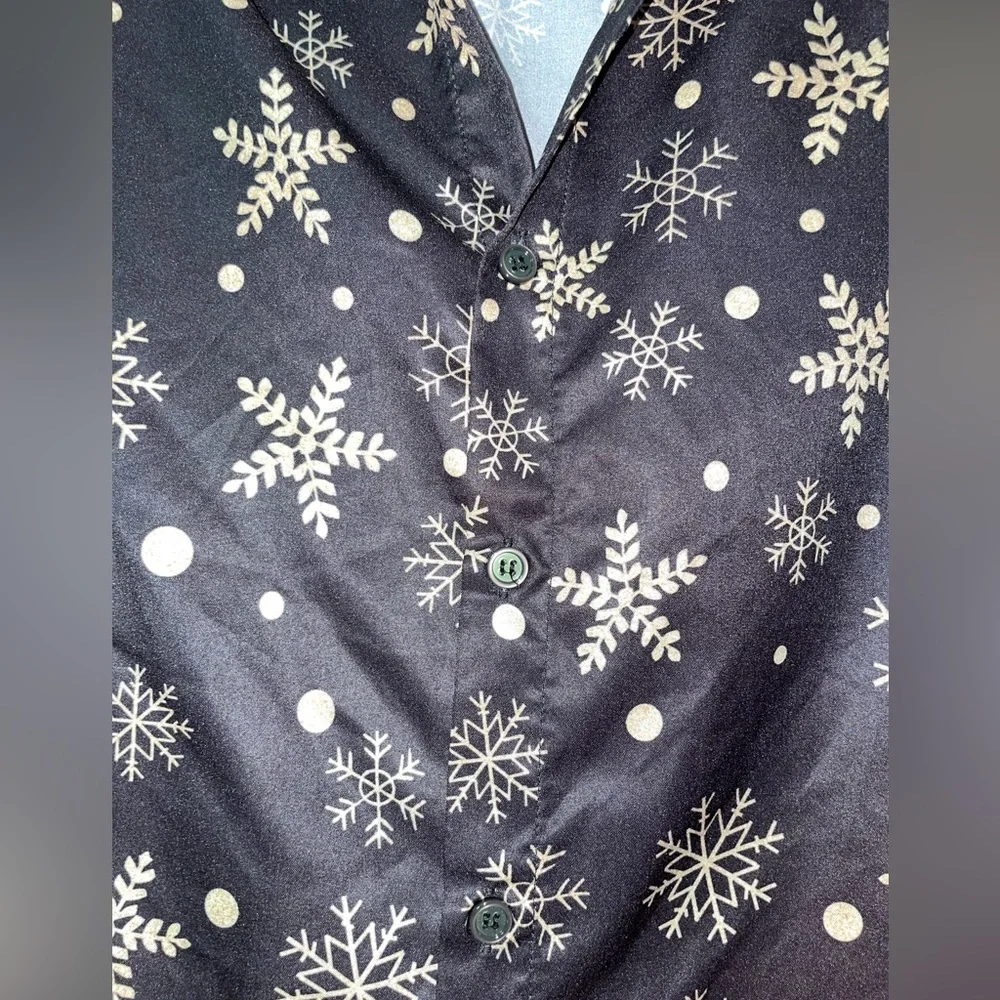 Holiday Button Down Shein Men’s Medium - Picture 2 of 5